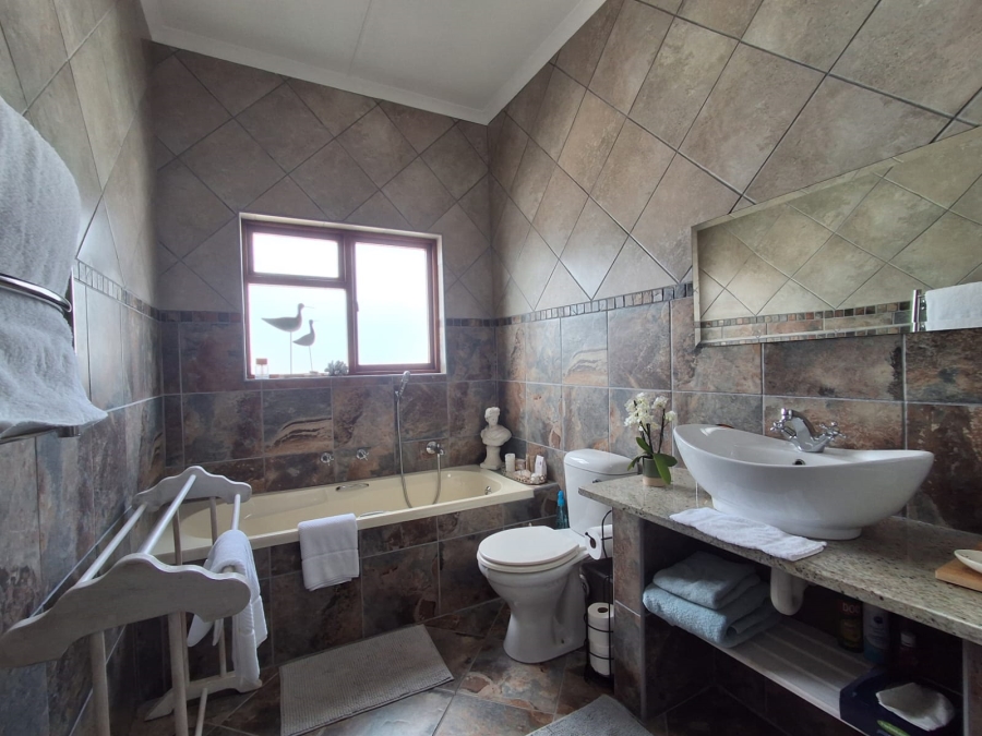 4 Bedroom Property for Sale in Stilbaai Wes Western Cape